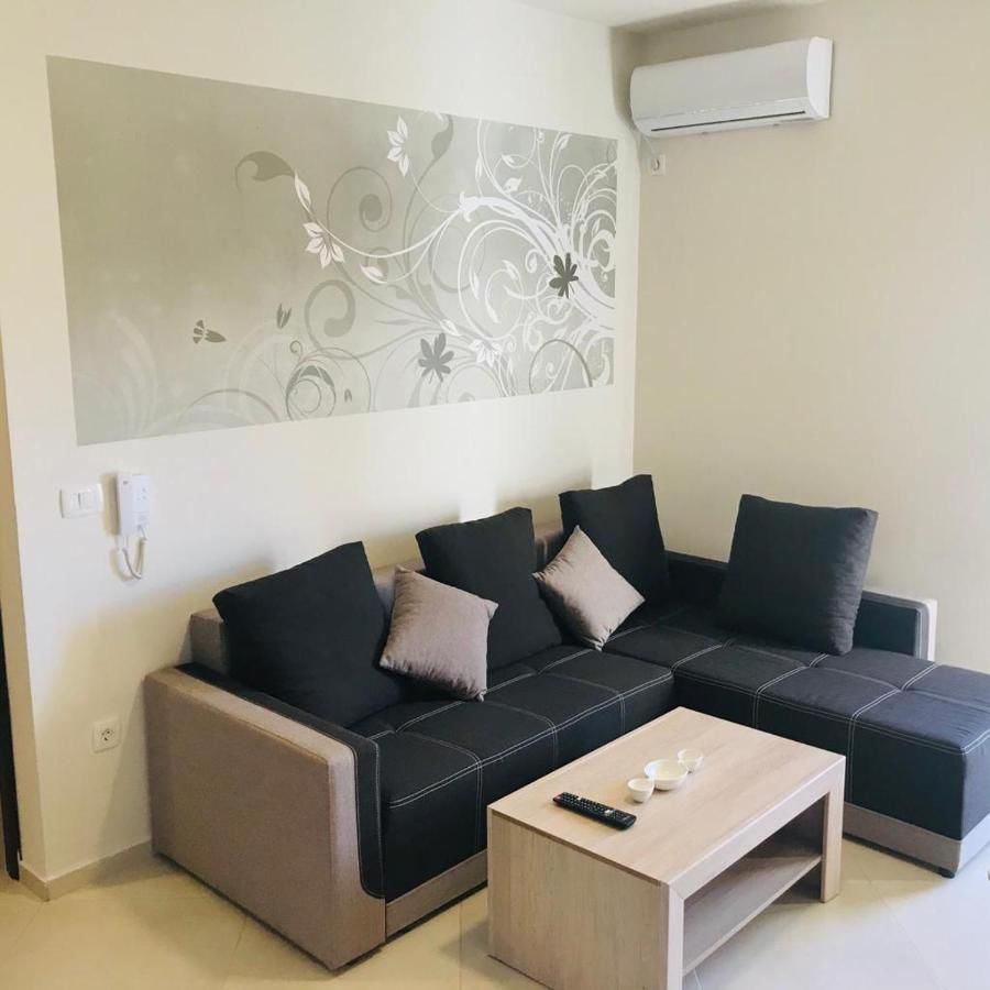 Гостевой дом APARTMENTS TOMIĆ Бечичи-9