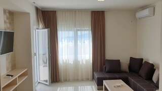 Гостевой дом APARTMENTS TOMIĆ Бечичи Улучшенный люкс с видом на море-6