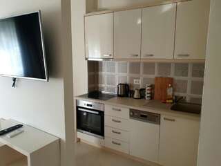 Гостевой дом APARTMENTS TOMIĆ Бечичи Люкс с кроватью размера «king-size» и балконом-3